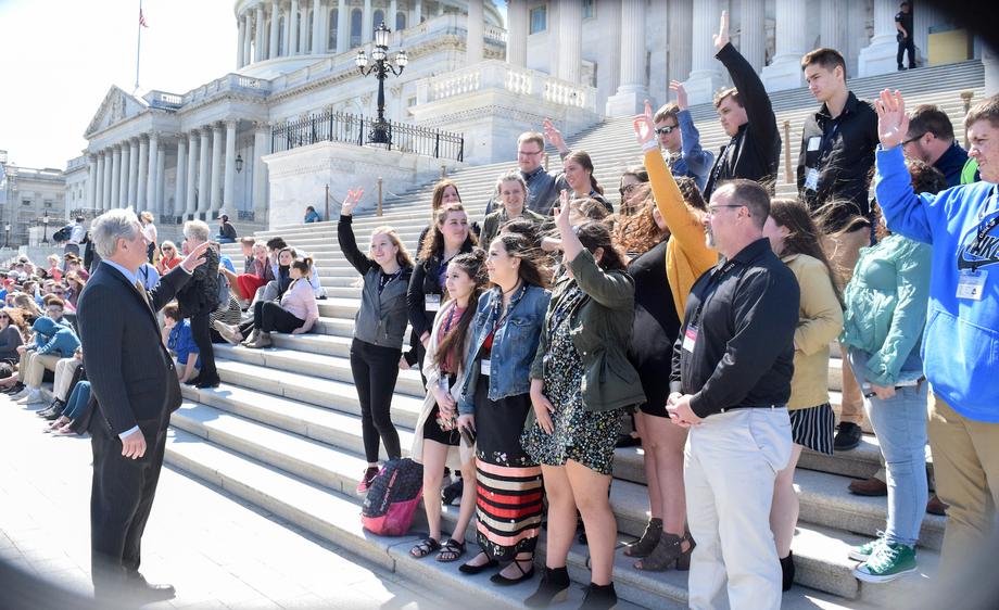 April 2019 - Senator Hoeven meets with North Dakota high school students.